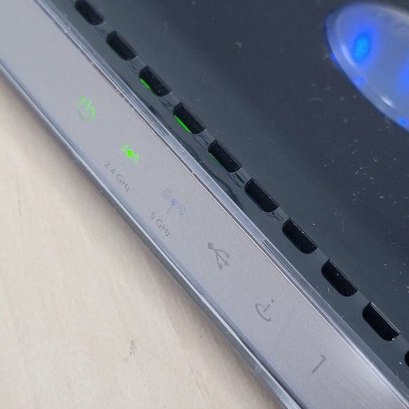 NETGEAR N600 600Mbps 4-Ports Dual Band Wi-Fi Router (WNDR3400) - Picture 5 of 5